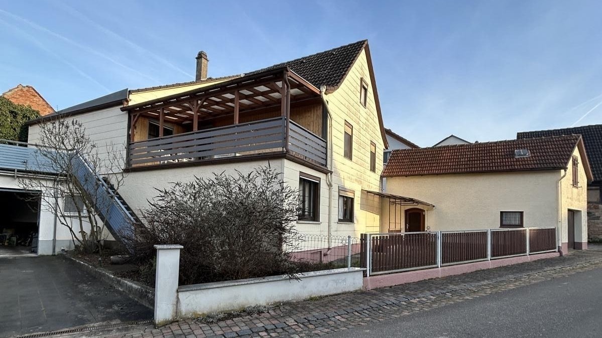 Immobilie in Brensbach - Gepflegtes Haus  in ruhiger Lage mit kleinem Garten und viel Raum - Bild 1