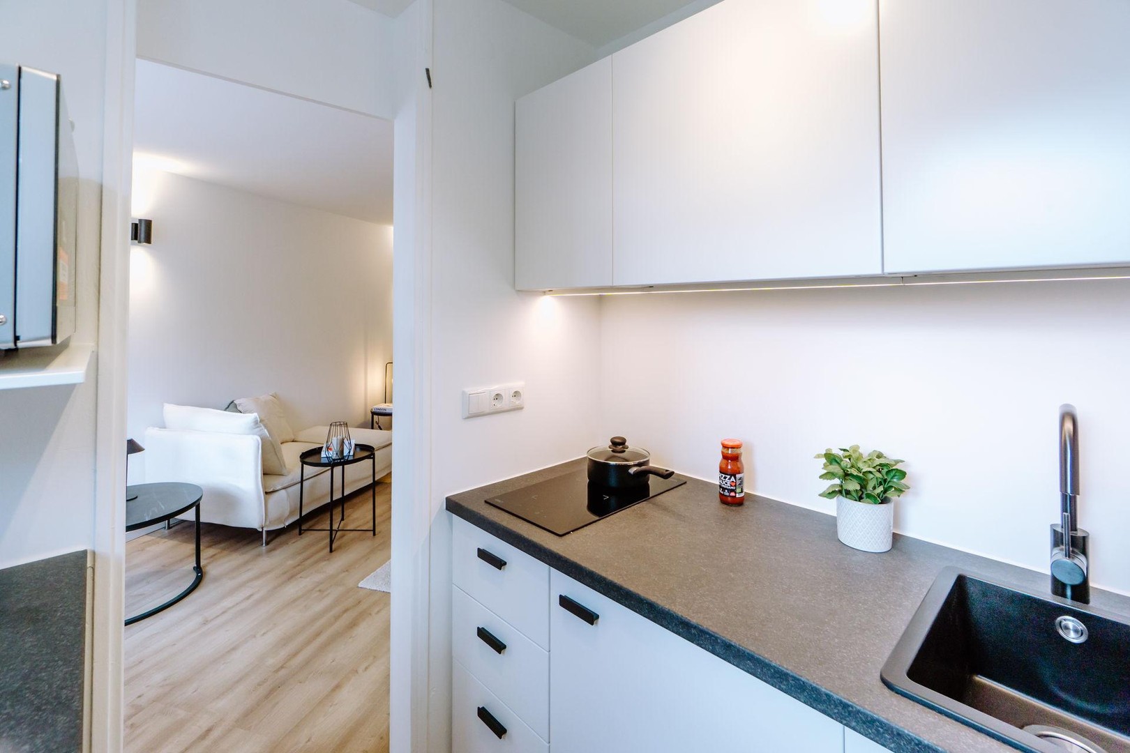 Neu renovierte 1 Zimmer Wohnung in Laim nähe Westpark