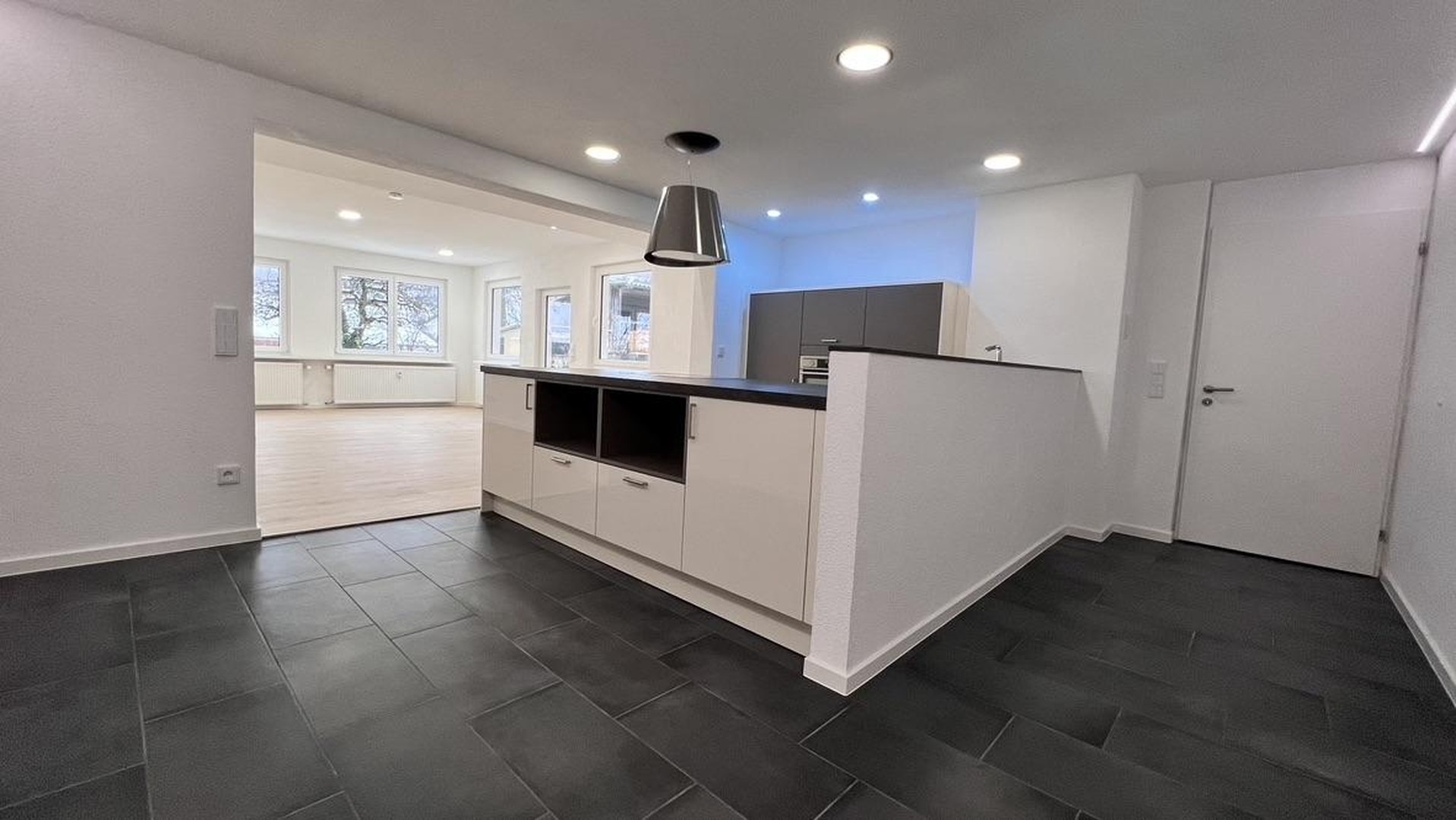 Schöne Haushälfte mit 5,5 Zimmer 2021 saniert