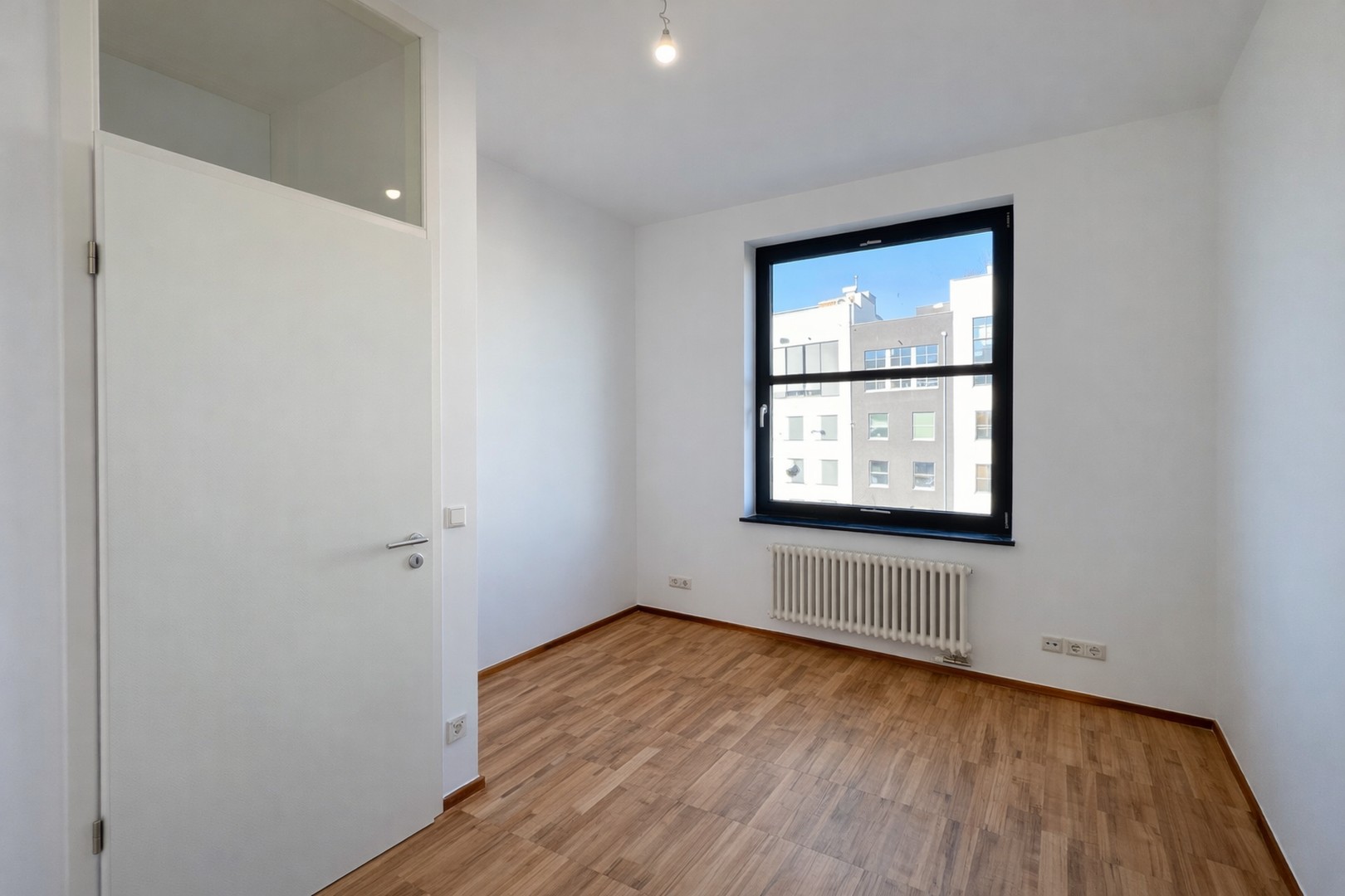 Property thumbnail 11