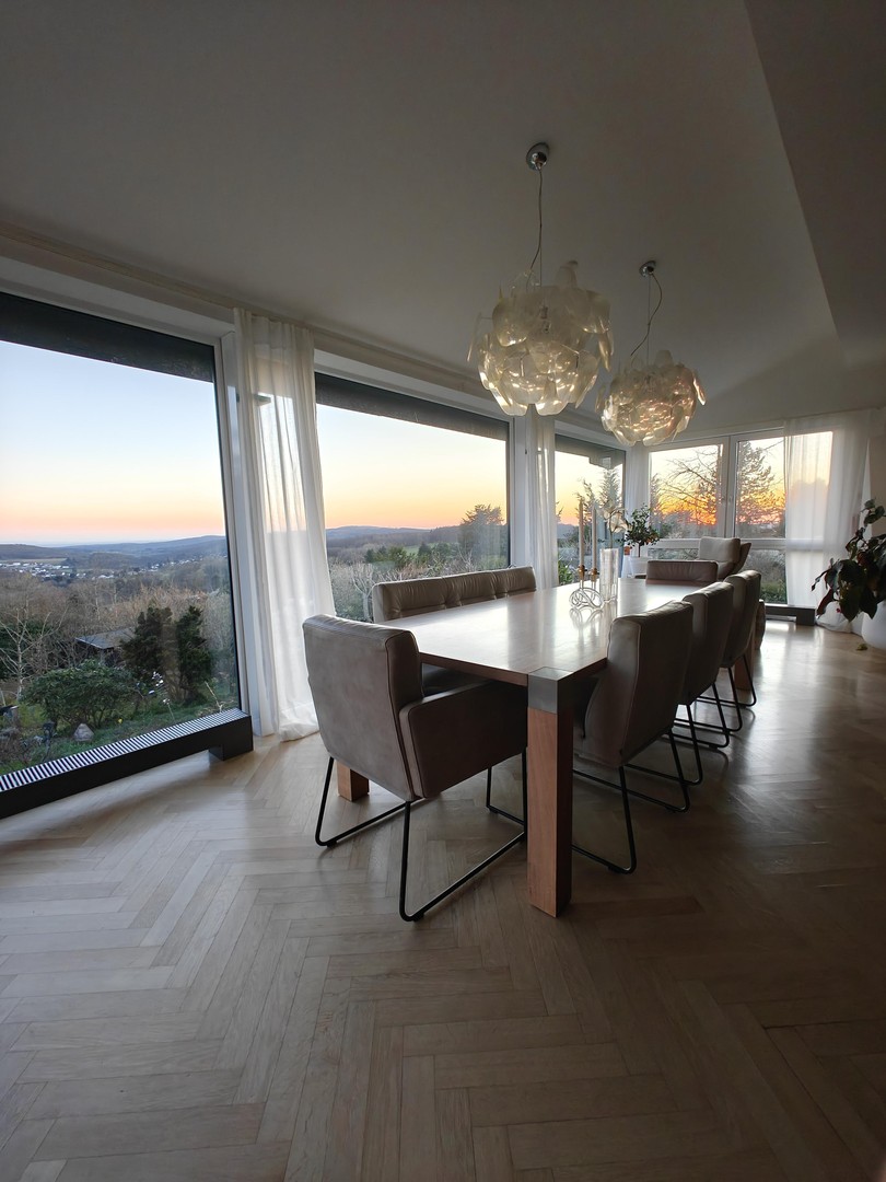 Exklusives Zweifamilienhaus Glashütten: Pool, Blick, barrierefrei – nur 30 Min. von FFM & Wiesbaden – Glashütten – Vorschaubild 7