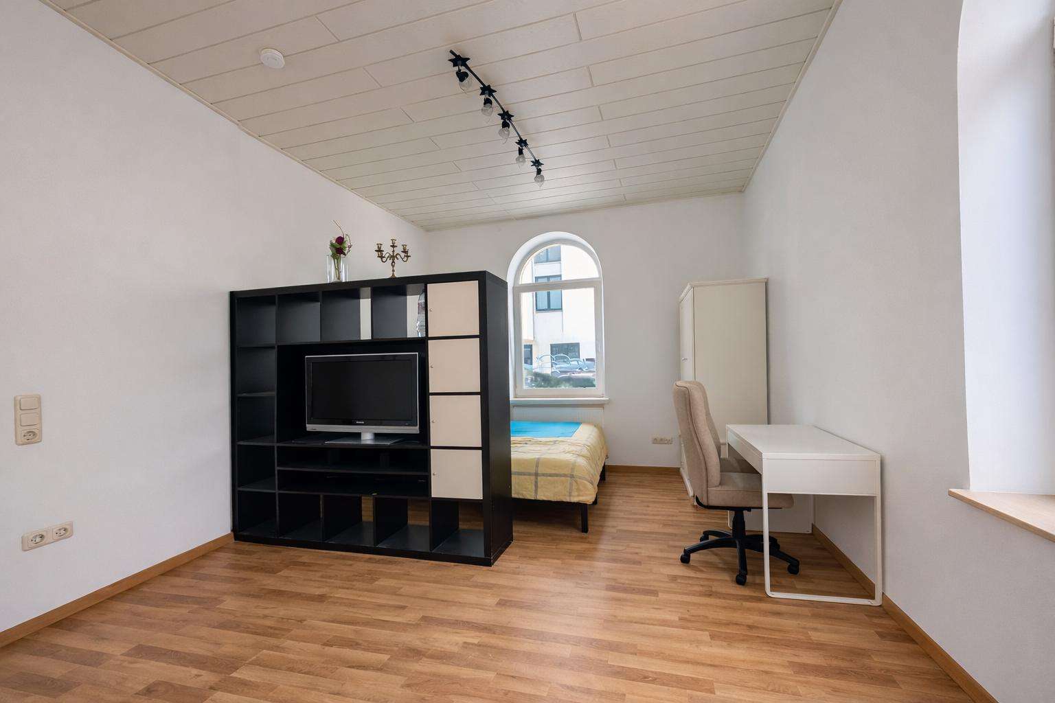 Property thumbnail 2