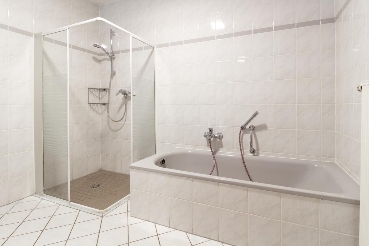 Property thumbnail 9