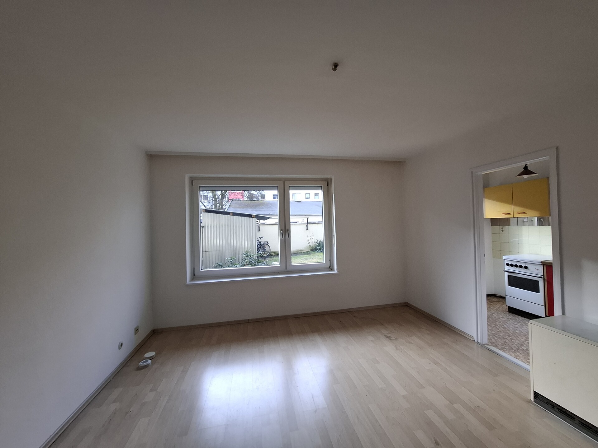 Erbpacht: Stark renovierungsbedürftig, frei, 1-Zi., Konradinstraße