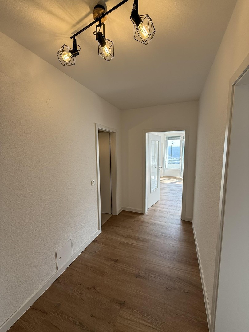 Einzugsbereite sanierte ETW, Balkon, Aufzug & Garage im Herzen von Siegen!