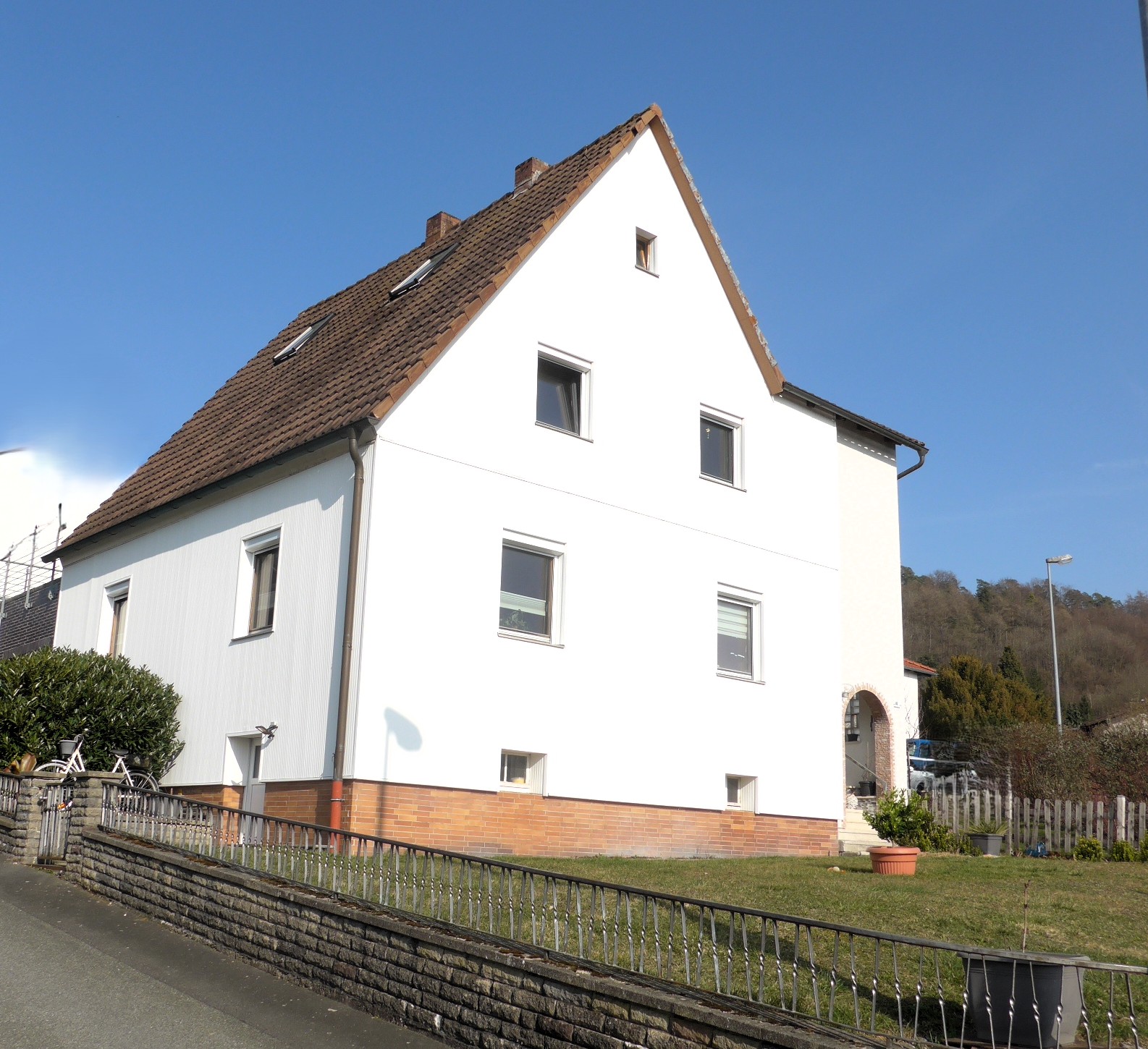 Immobilie in Rödental - Großzügiges Einfamilienhaus in ruhiger Lage Rödentals - Bild 0