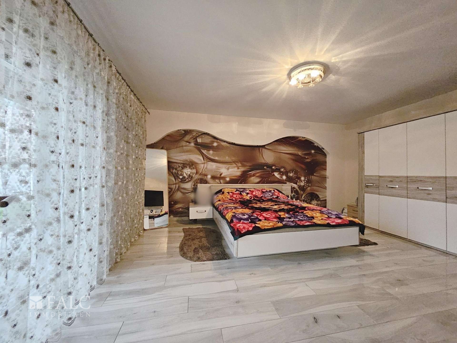 Traumhafte Villa mit Indoor-Pool und großzügigem Grundstück in zentraler Lage von Borken – Borken – Vorschaubild 9