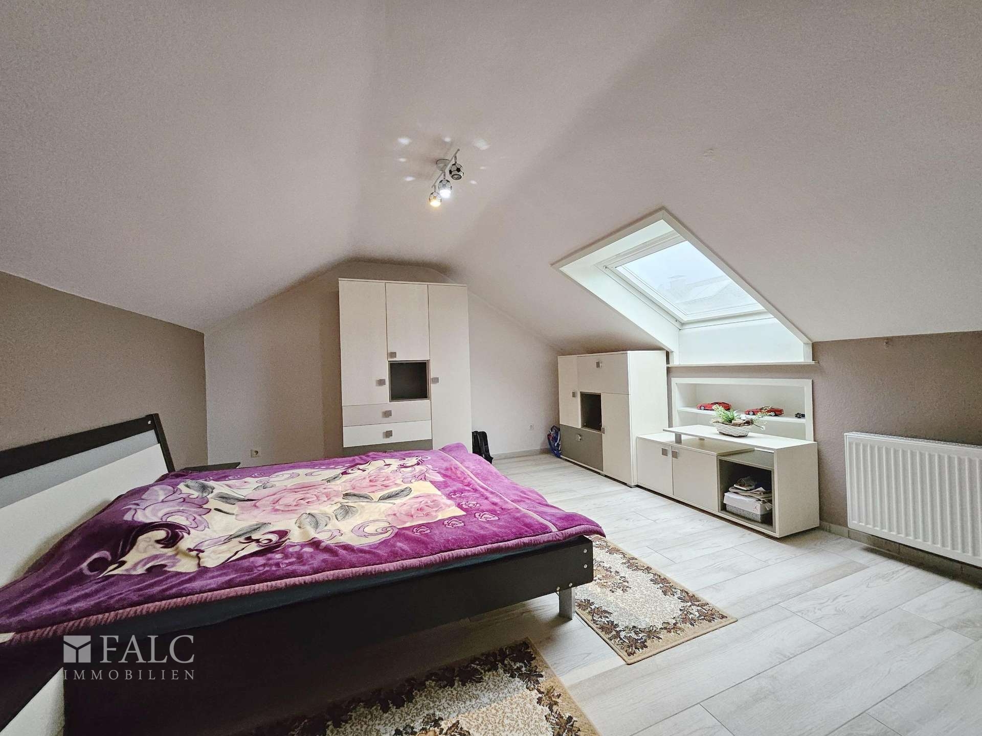 Traumhafte Villa mit Indoor-Pool und großzügigem Grundstück in zentraler Lage von Borken – Borken – Vorschaubild 13