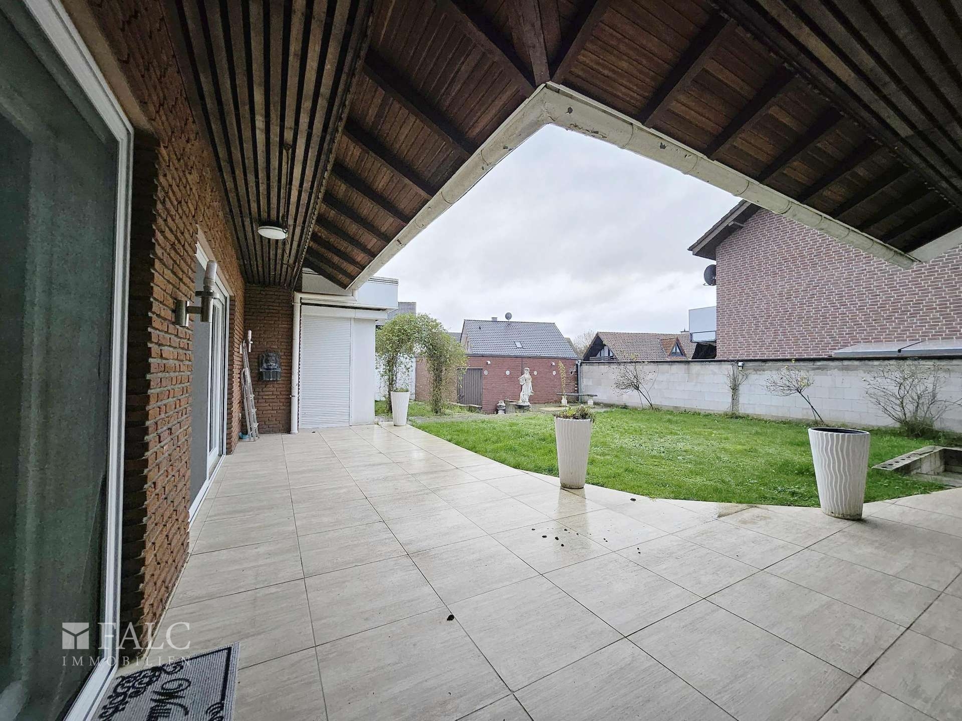 Traumhafte Villa mit Indoor-Pool und großzügigem Grundstück in zentraler Lage von Borken – Borken – Vorschaubild 20