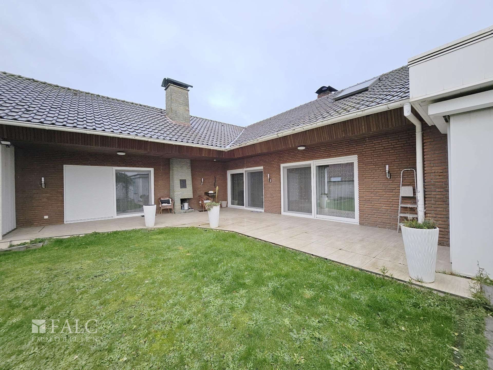 Traumhafte Villa mit Indoor-Pool und großzügigem Grundstück in zentraler Lage von Borken – Borken – Vorschaubild 21