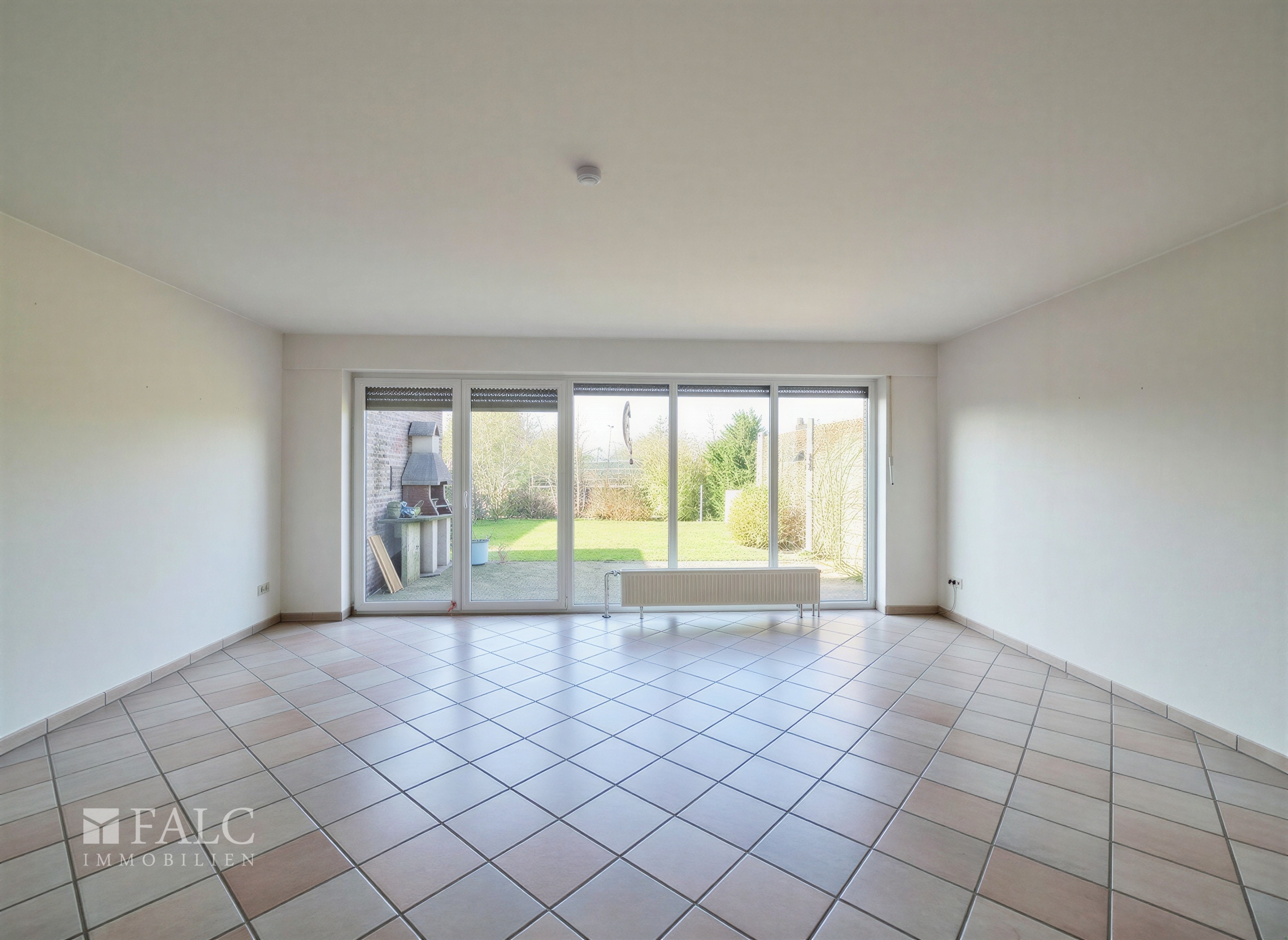 Ruheoase mit Weitblick: Lichtdurchflutetes Einfamilienhaus in Rheinnähe – Wesel – Vorschaubild 2