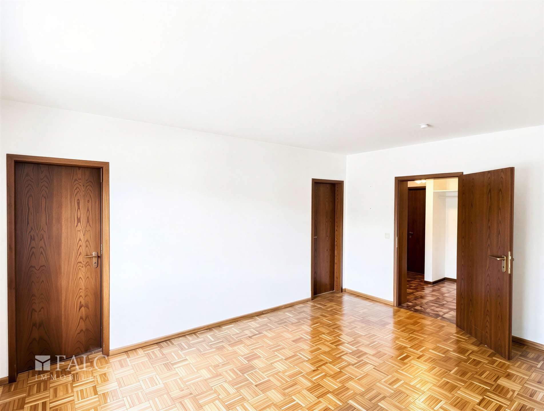 Großzügige 132 m² Wohnung mit großem Balkon und Stellplatz im gepflegten Dreifamilienhaus – Trier – Vorschaubild 4