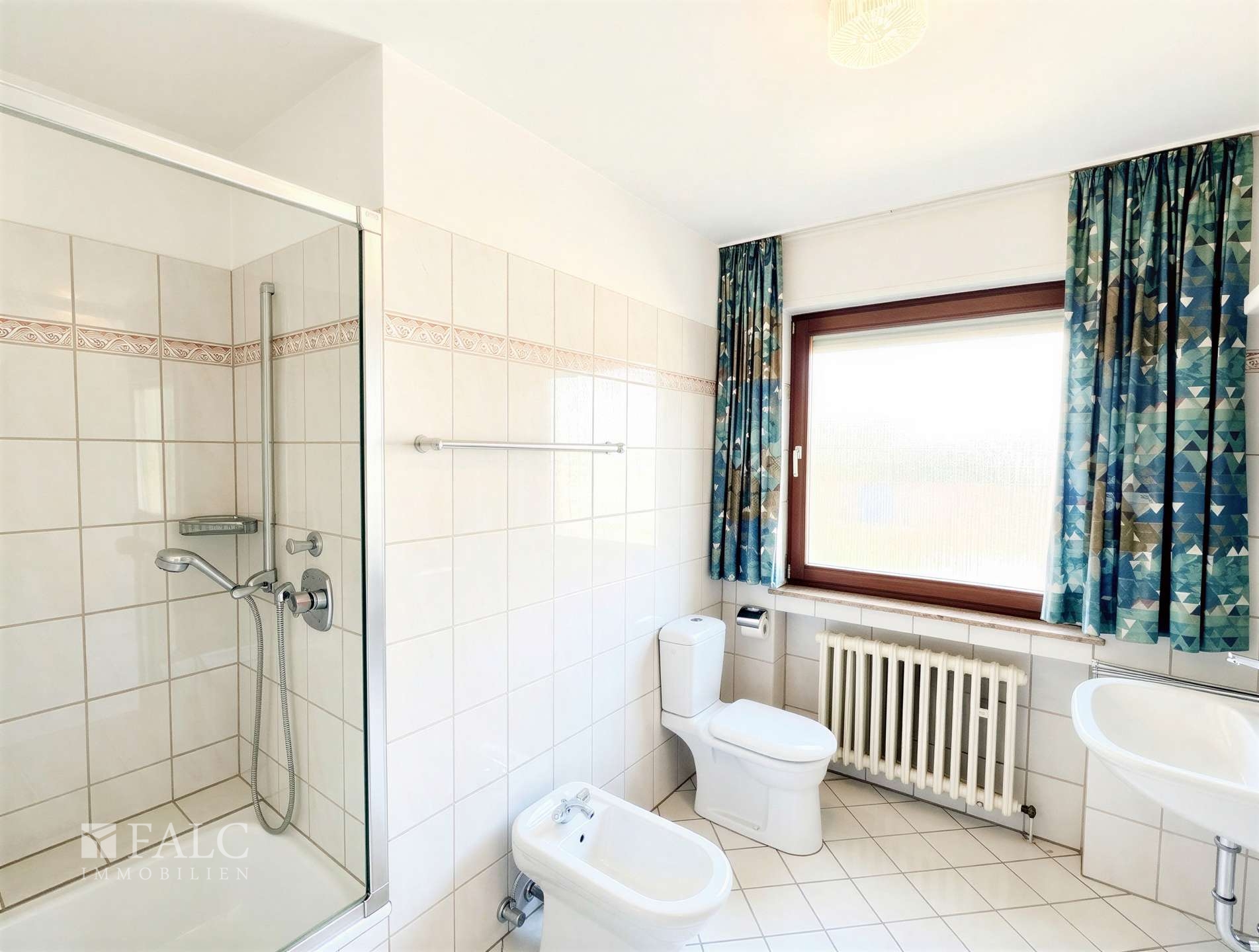 Großzügige 132 m² Wohnung mit großem Balkon und Stellplatz im gepflegten Dreifamilienhaus – Trier – Vorschaubild 6