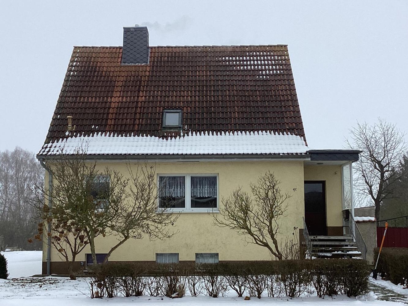 Dieses Einfamilienhaus ist in Massivbauweise mit viel Nebengebäude – Diesdorf – Vorschaubild 3