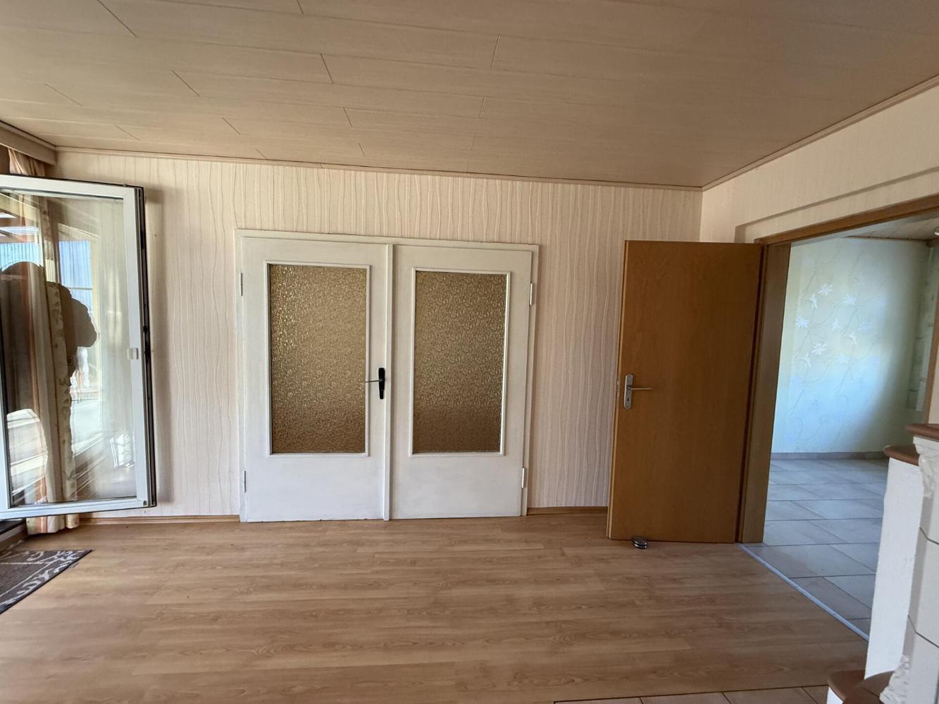 Dieses Einfamilienhaus ist in Massivbauweise mit viel Nebengebäude – Diesdorf – Vorschaubild 7