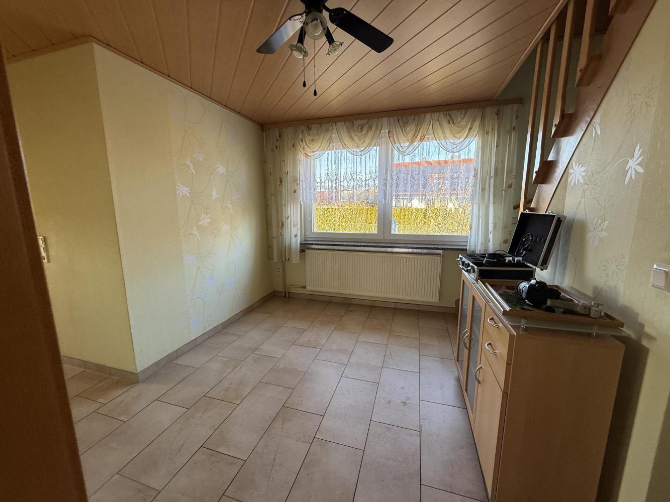 Dieses Einfamilienhaus ist in Massivbauweise mit viel Nebengebäude – Diesdorf – Vorschaubild 9
