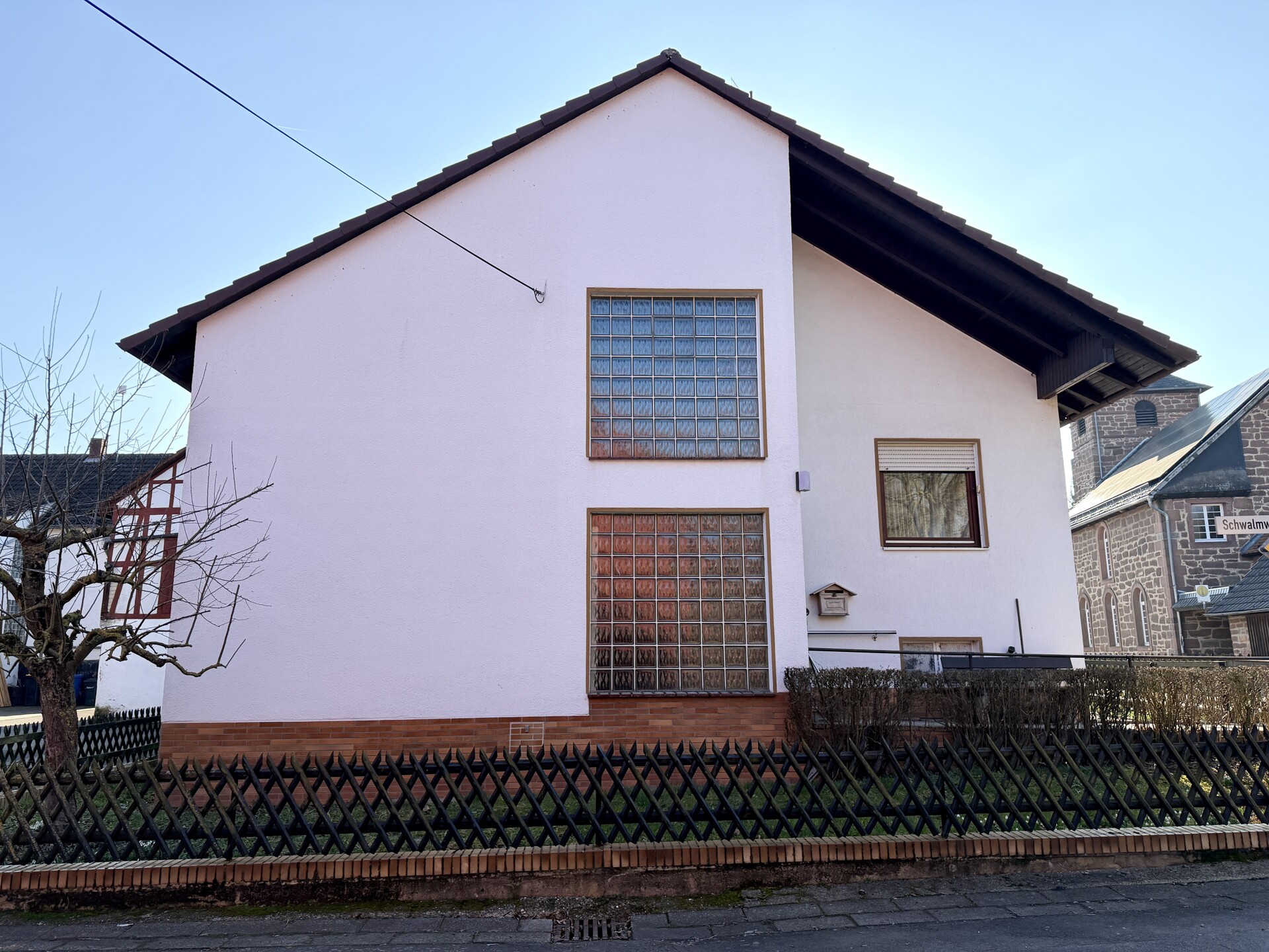 Immobilie in Neuental - Geräumiges Haus mit Scheune, Garage und viel Platz zum Leben in Neuental-OT! Keine Käuferprovision! - Bild 1