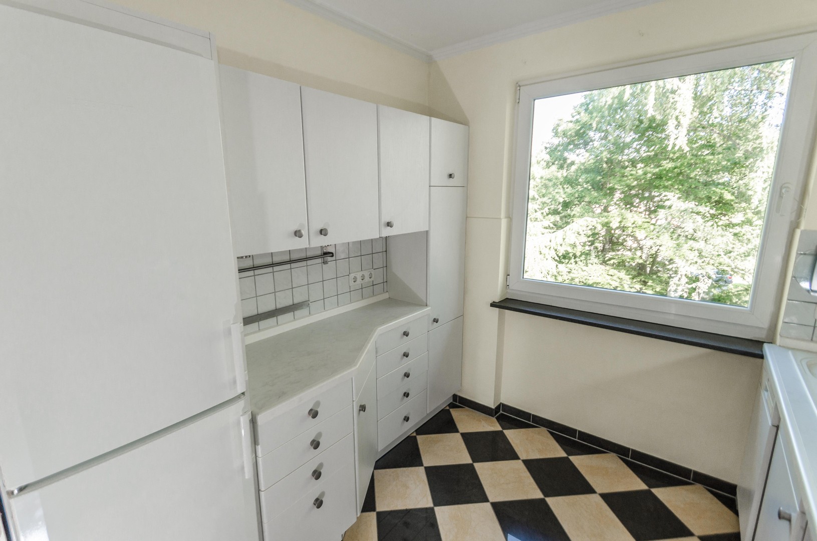 Property thumbnail 11