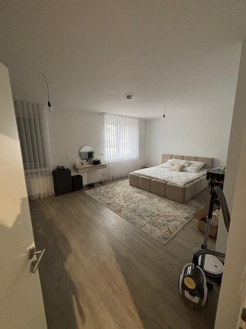 Property thumbnail 9