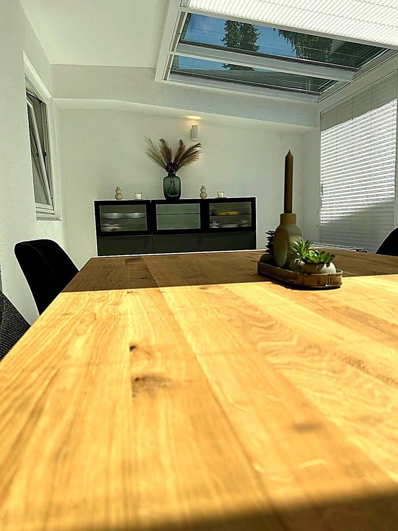 Möblierter 2-Zimmer Wohnung mit Wintergarten und Terrasse