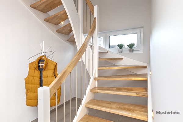 Lichtdurchflutete Maisonettewohnung mit 3 Zimmern und Loggia