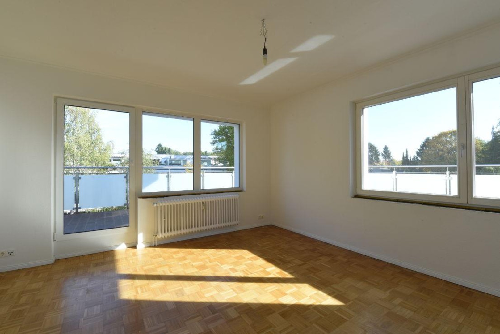 Schöne, geräumige zwei Zimmer Penthouse Wohnung