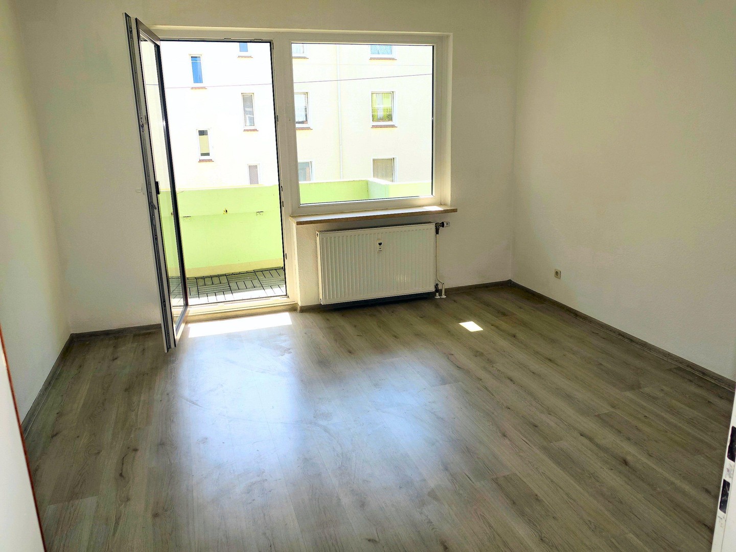 Schöne 4-Zimmer Wohnung mit 2 Bädern und 2 Balkonen