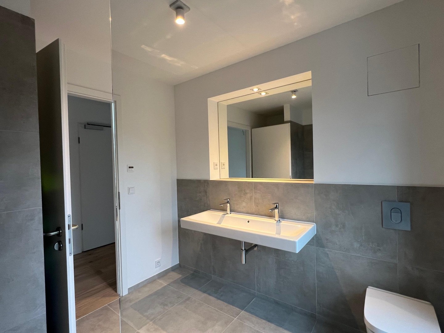 Property thumbnail 12