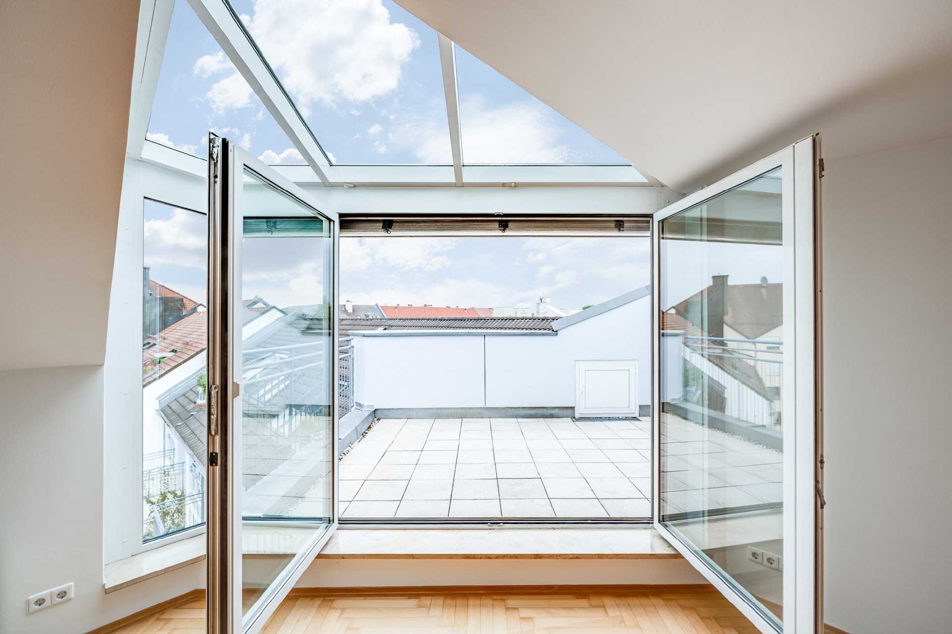 AIGNER - Stilvolle 2-Zimmer-Wohnung mit sonniger Dachterrasse in Obergiesing