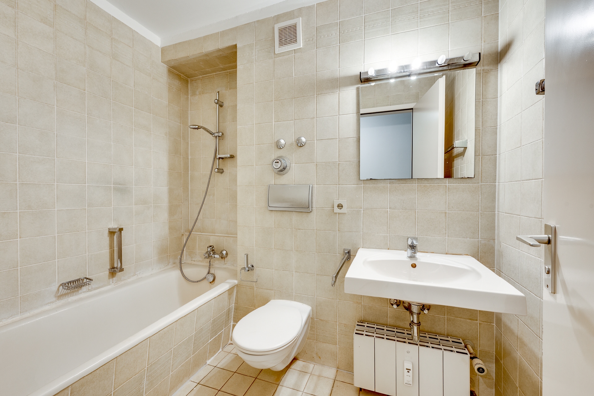 Property thumbnail 8