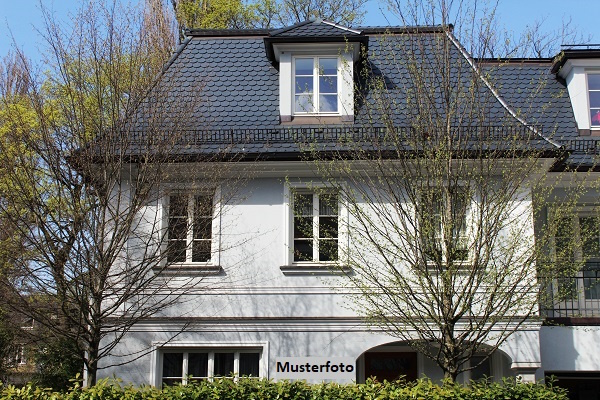 3-Zimmer-Wohnung mit Gartenfläche und Stellplatz in zentraler Lage