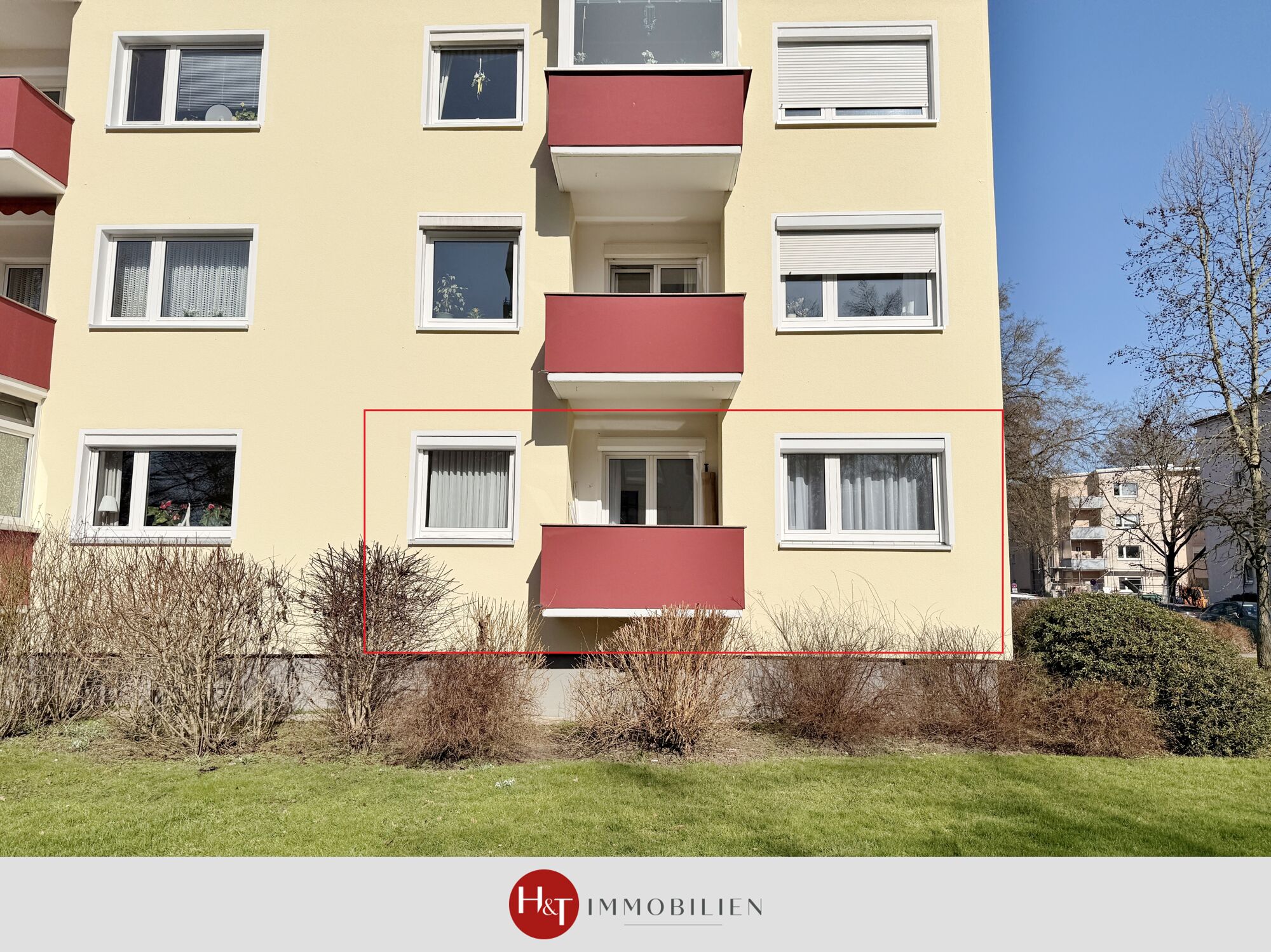 Neustadt – schicke Drei-Zimmer-Wohnung mit Loggia und Einbauküche!