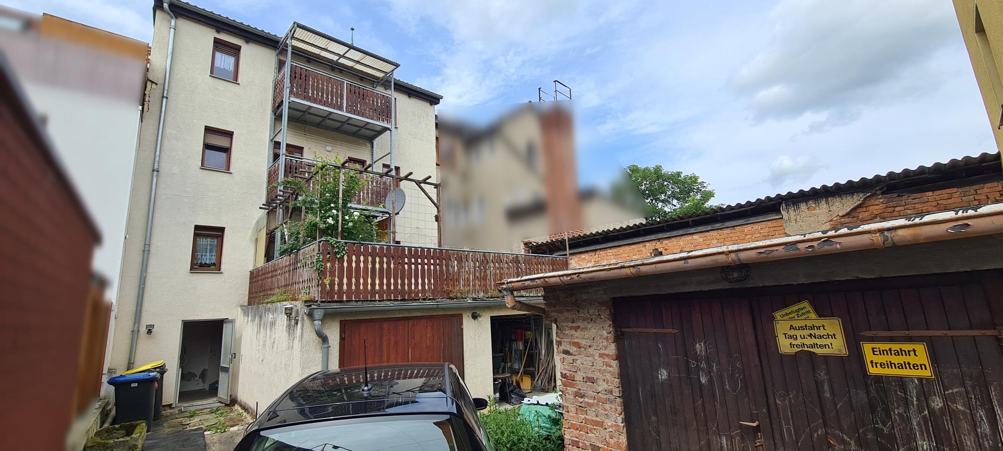 Immobilie in Kahla - Mehrfamilienhaus mit Grundstück und Garagen , teilw. freiwerdend - Bild 1