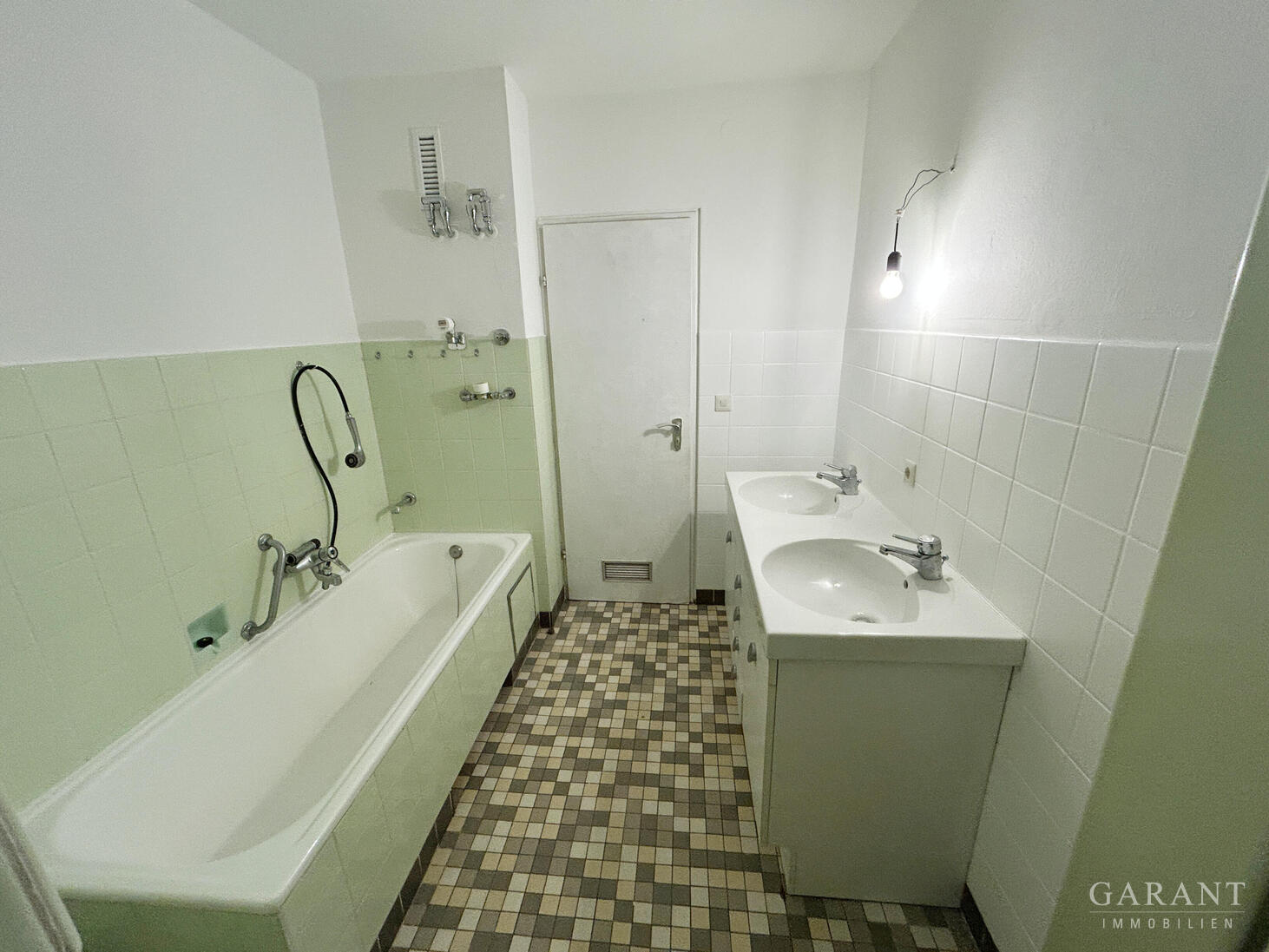 Property thumbnail 12