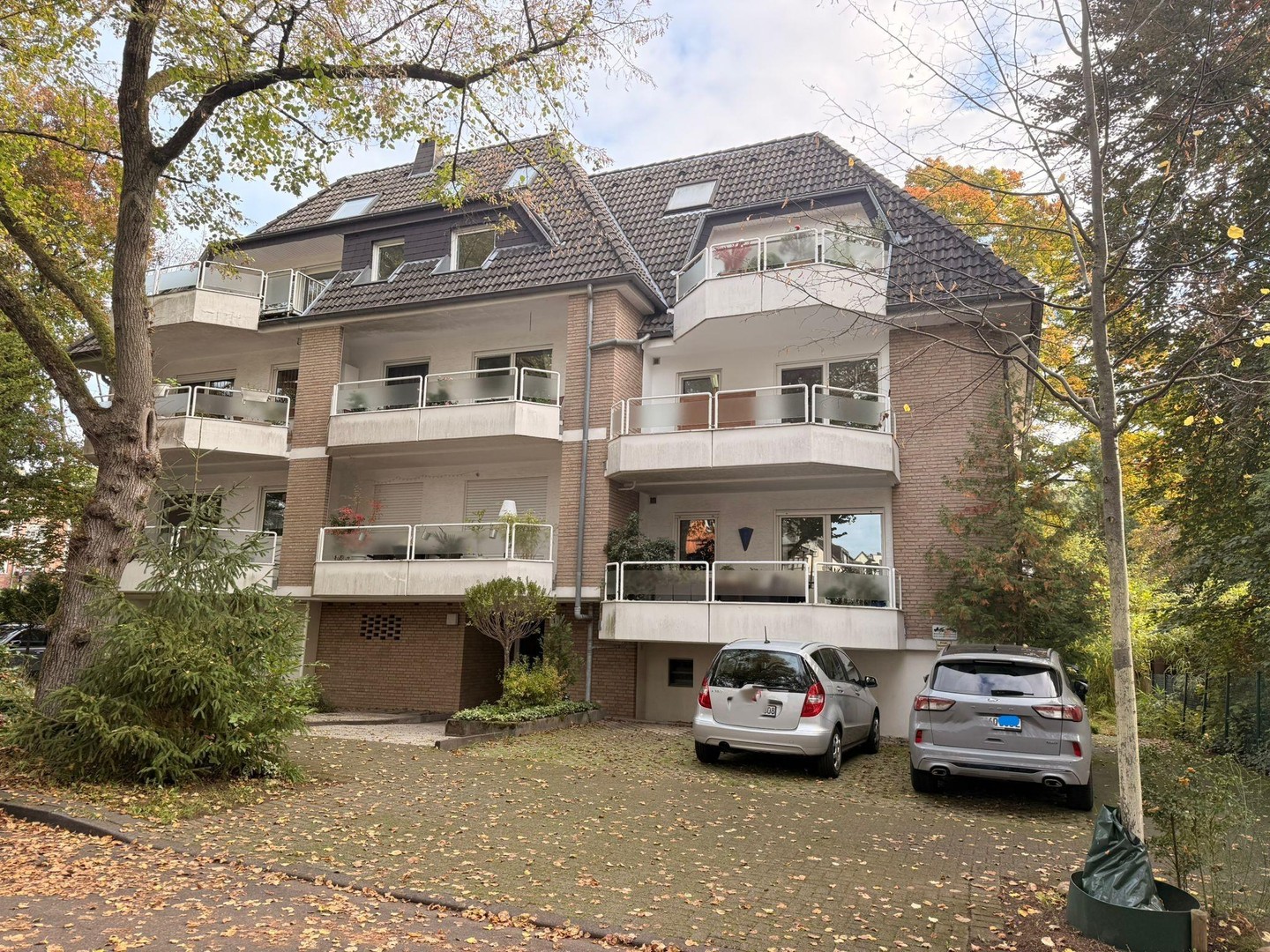 Sehr helle, hochwertig sanierte 3-Zimmer-Wohnung mit Balkon in ruhiger Lage von Thielenbruch