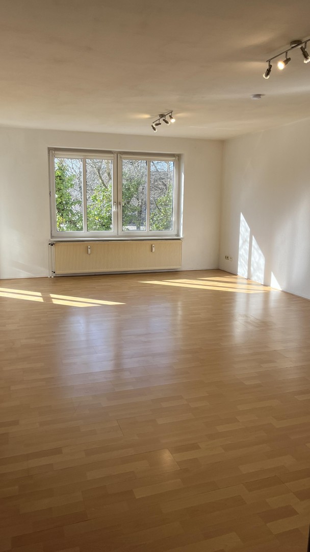 Wohnung mit Balkon, Einbauküche, Tiefgarage in Wolfsburg