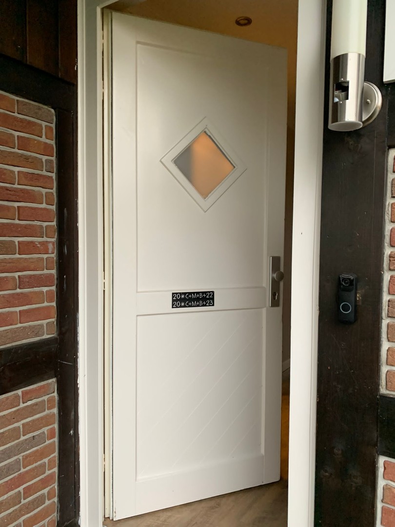 bg