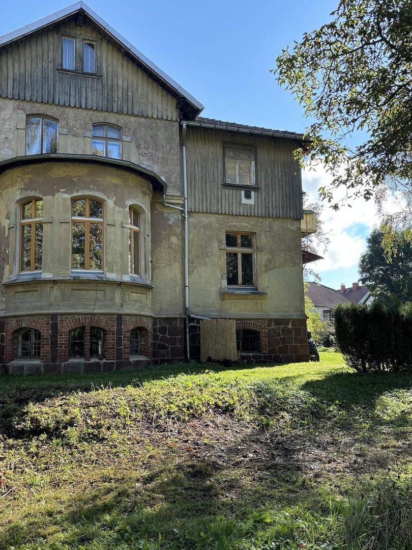 Immobilie in Harztor - Villa/Mehrfamilienhaus am Südharz in idyllischem Erholungsort - mit Ausbau-/Investmentpotential - Bild 3