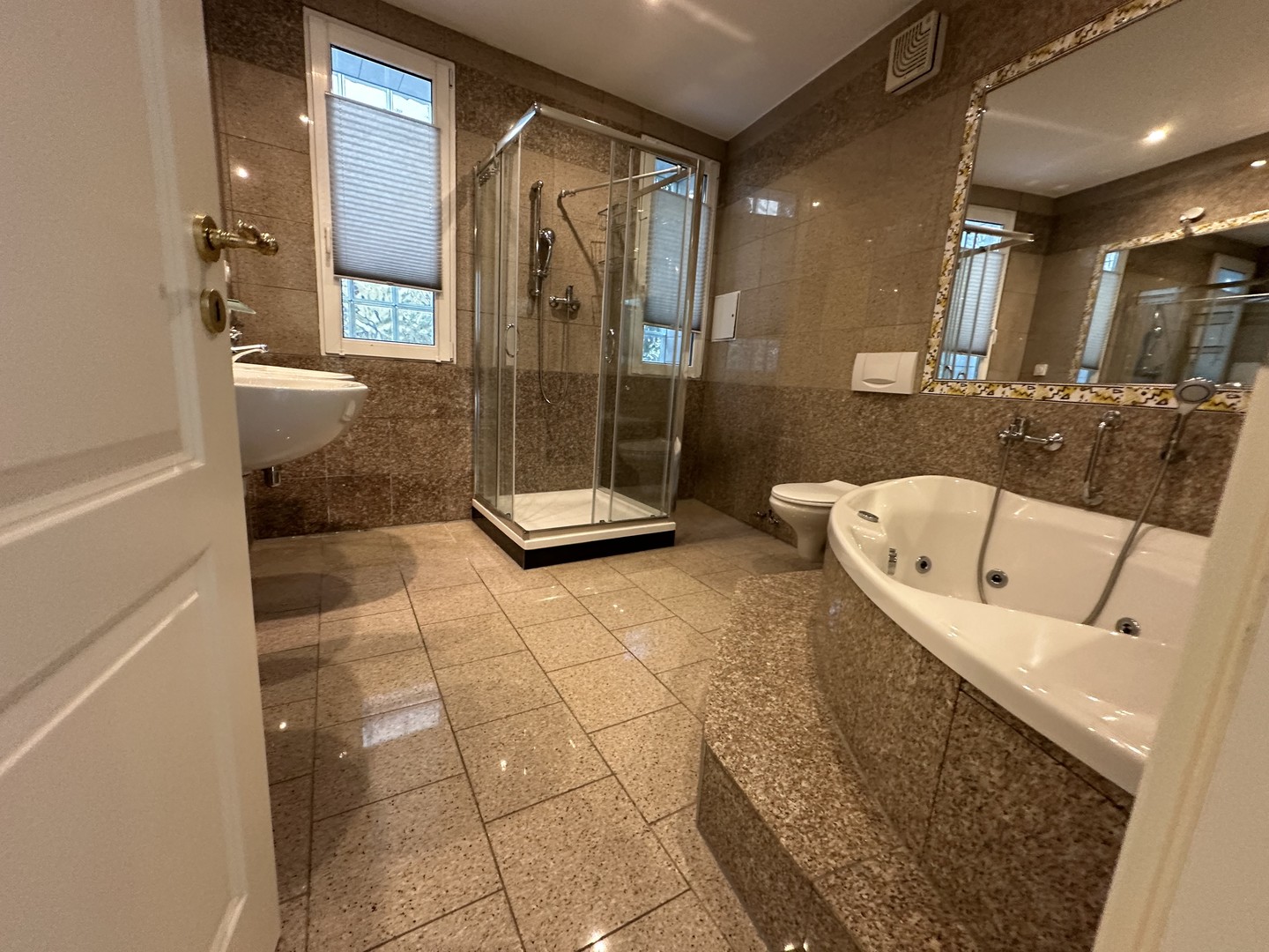 Property thumbnail 8