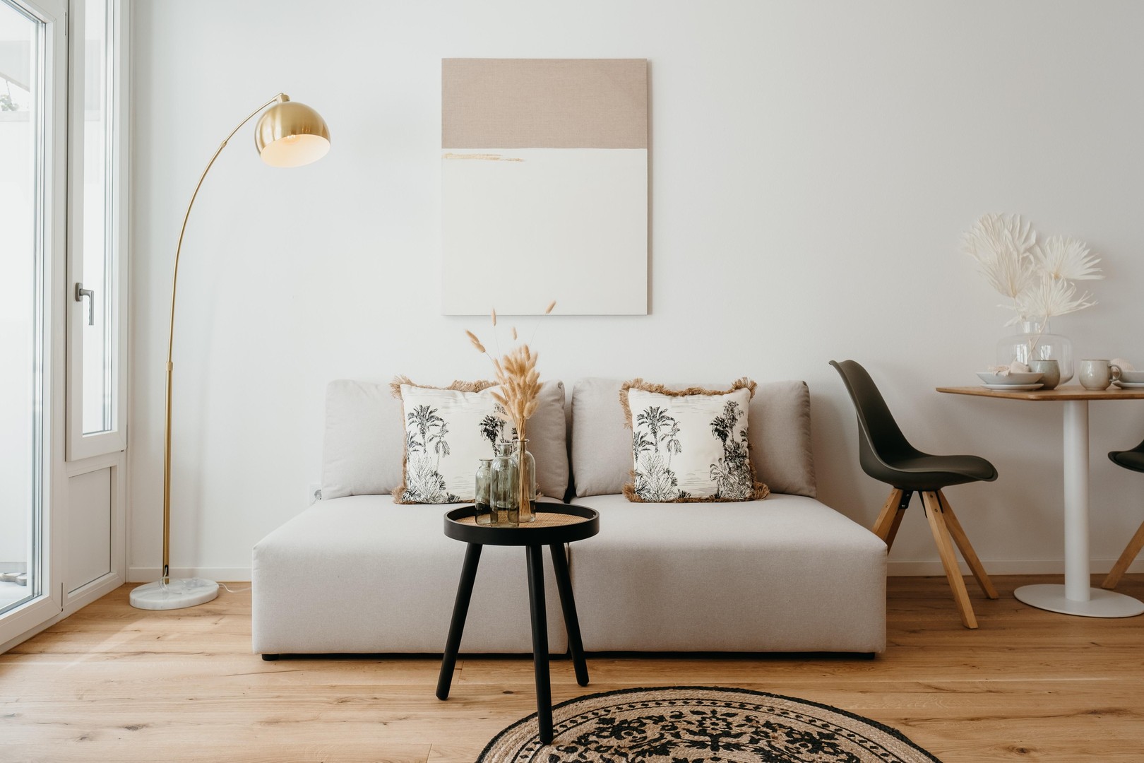 Schwabing: Helle 2-Zimmer-Wohnung mit Balkon - provisionsfrei und einzugsbereit