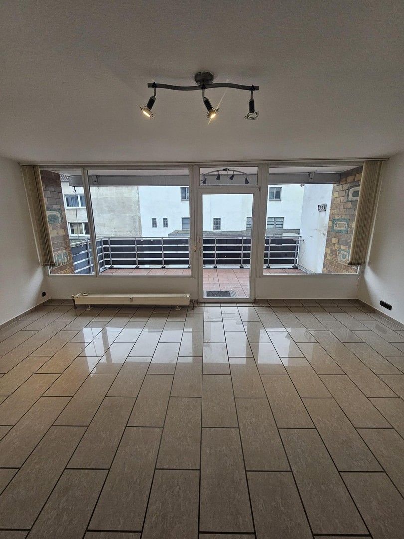 Wohnen mitten in Köln mit großem Balkon, barrierefrei, ruhig und super-zentral