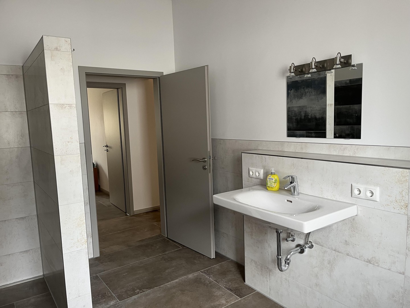 Property thumbnail 9