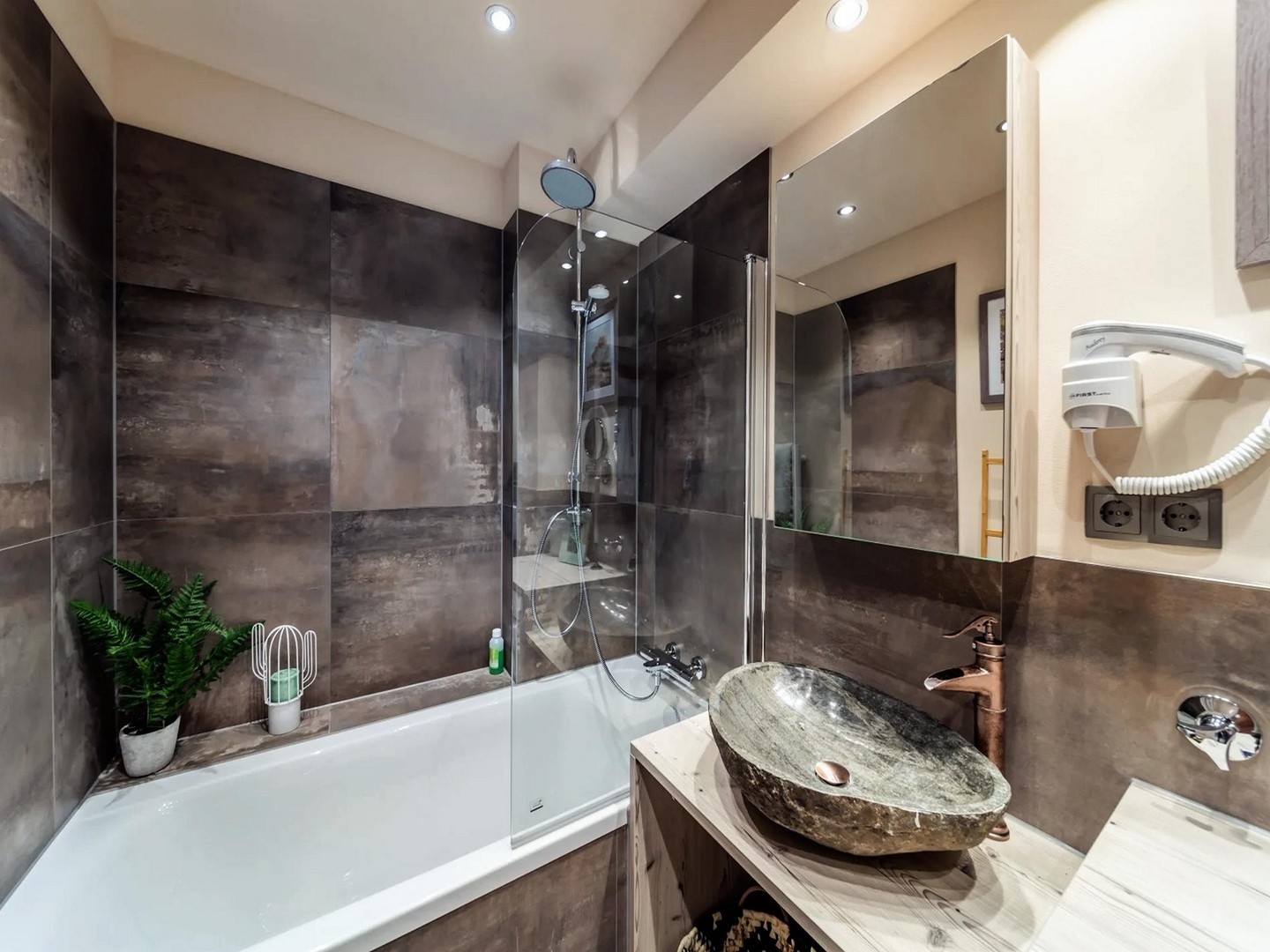 Property thumbnail 9