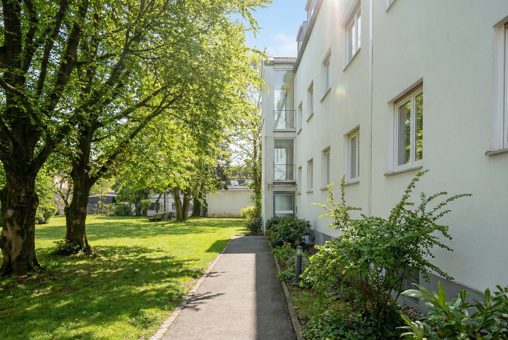 Wohnen auf zwei Ebenen - Moderne Wohnung mit West-Loggia – München – Vorschaubild 15