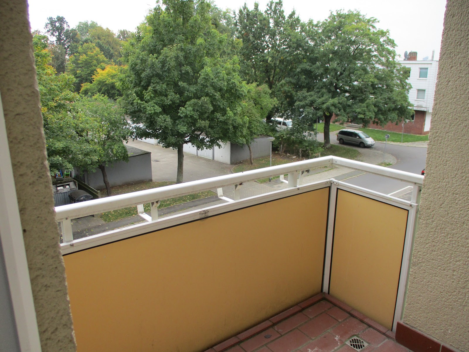 Frisch renovierte Wohnung mit Balkon, Badewanne und großer Küche für Genießer