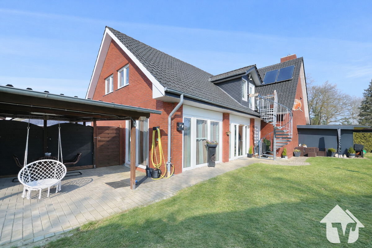 Immobilie in Lähden - Zwei Wohnwelten, ein Zuhause – großzügiges Zweifamilienhaus mit Charakter in Holte. - Bild 1