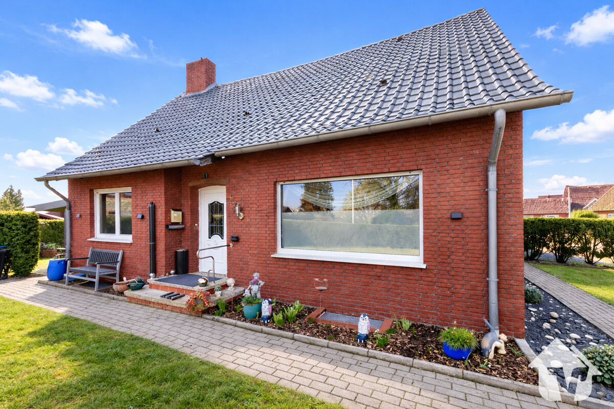 Immobilie in Lähden - Zwei Wohnwelten, ein Zuhause – großzügiges Zweifamilienhaus mit Charakter in Holte. - Bild 2