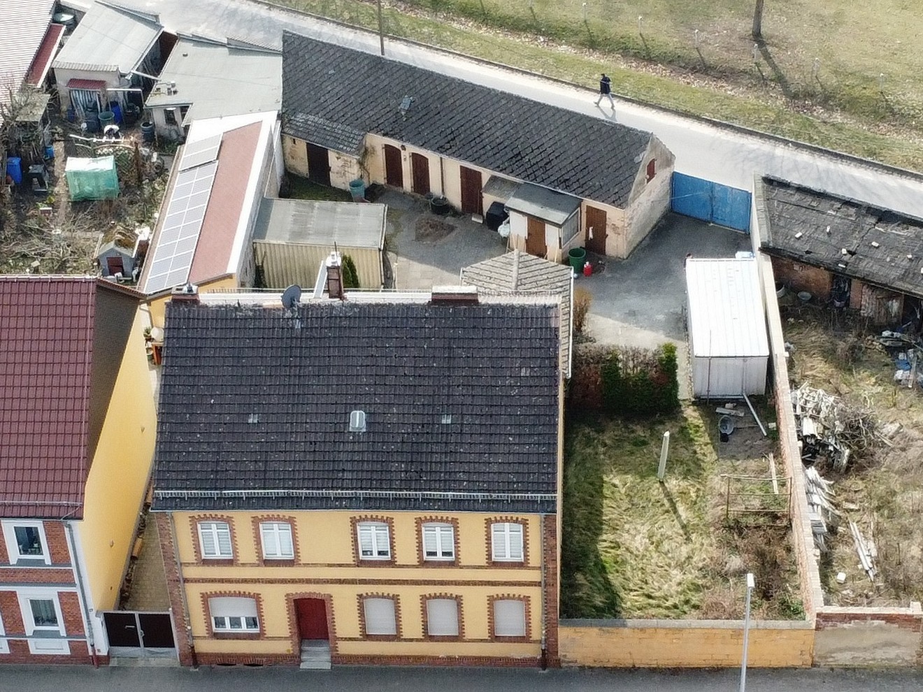 bg