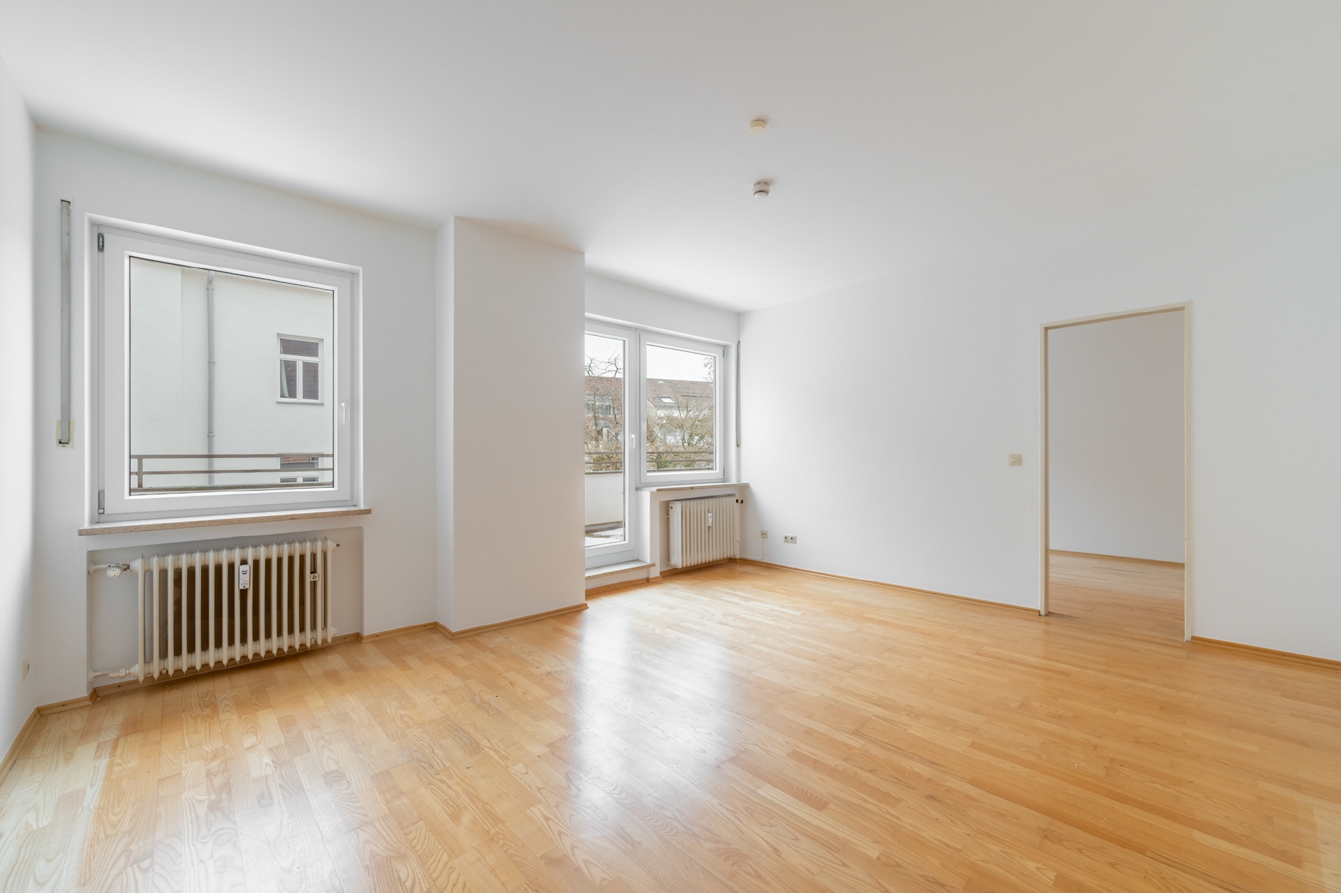 AIGNER - Attraktive 2-Zimmer-Wohnung mit Terrasse und Gestaltungsspielraum in Schwabing-West