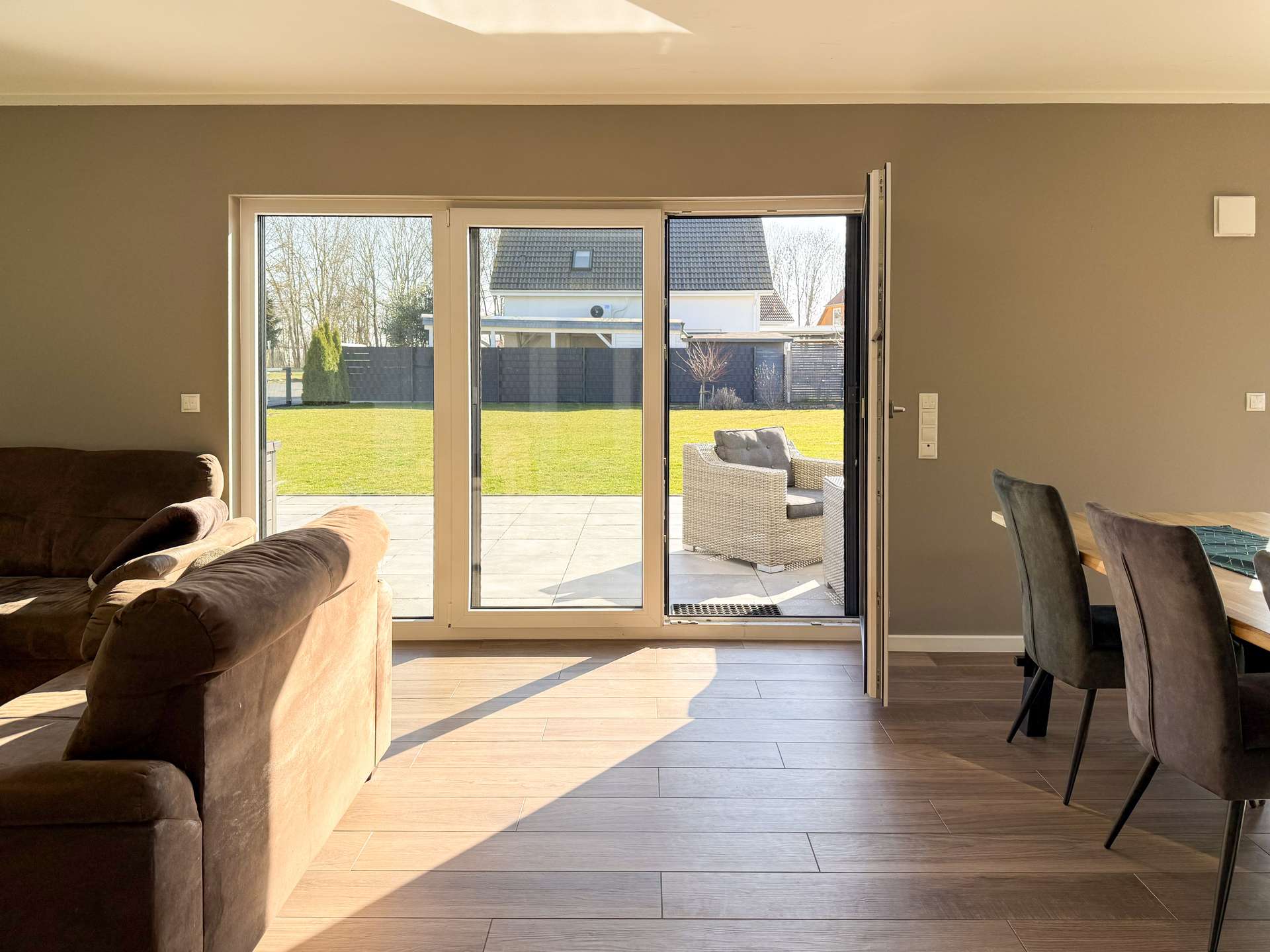 2018 gebaut | Massivhaus | ca. 1000 m² Grundstück | Kamin | Fußbodenheizung | u.v.m. – Schönwölkau – Vorschaubild 6